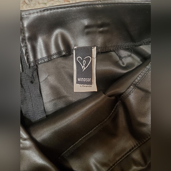 Faux Leather Black Mini Skirt Windsor Large - Picture 6 of 6